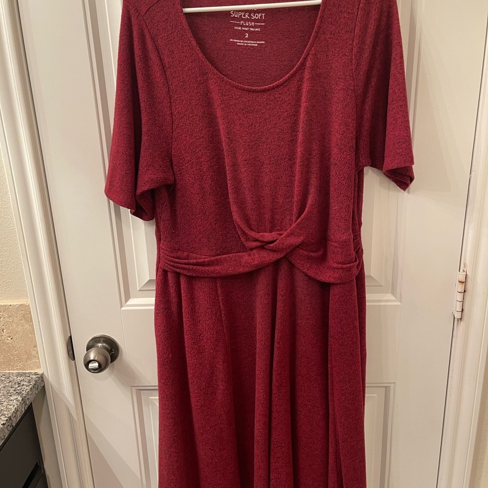 Torrid Women’s 18/20 Super Soft Plush Red Short Sleeve Knee Length Knit Dress - Picture 4 of 12